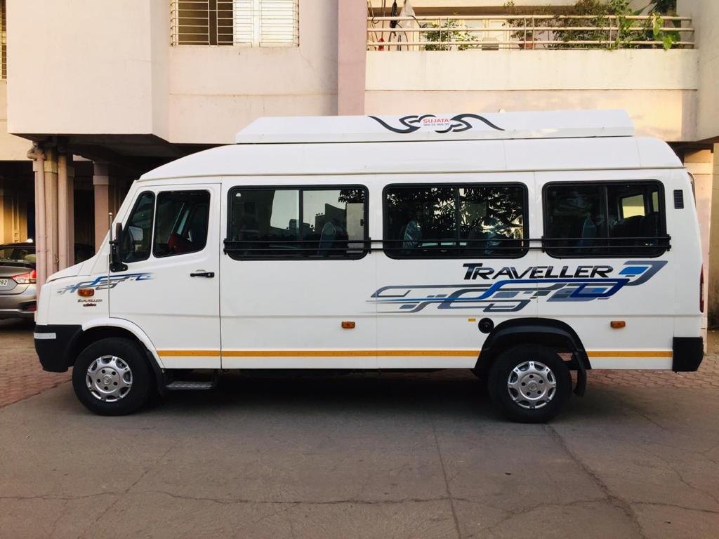 17 Seater Tempo Traveller